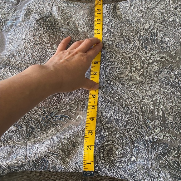 Teri Jon grey sequined long sleeve gown like new size 6 - Picture 5 of 15